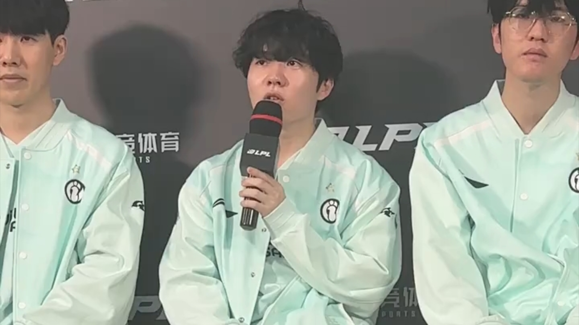 Rookie迎来十赛季高光表现，篮网球迷沸腾！的简单介绍